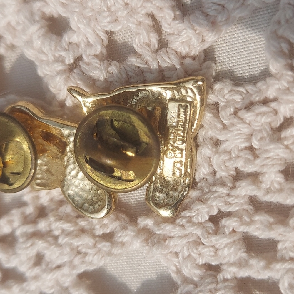 1980s Gold-tone Enamel Pin - Picture 3 of 3